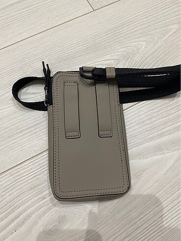 Zara Küçük Telefon Çantası