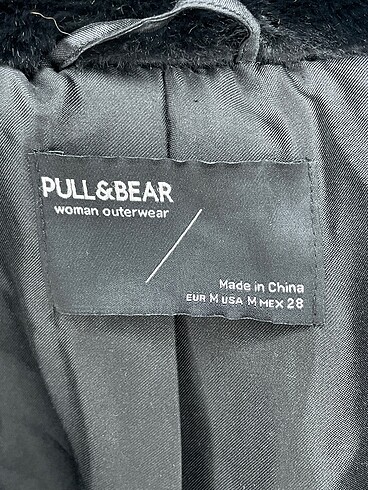 m Beden siyah Renk Pull and Bear Sahte Kürk %70 İndirimli.