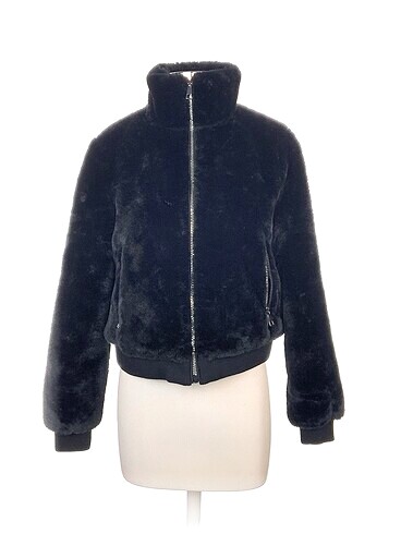 Pull and Bear Sahte Kürk %70 İndirimli.