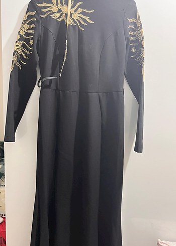Altın İşlemeli Siyah Uzun Kollu Uzun Elbise - Görsel 2