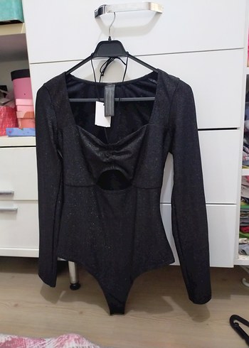 Siyah V Yaka Uzun Kollu Kadın Bluz Body