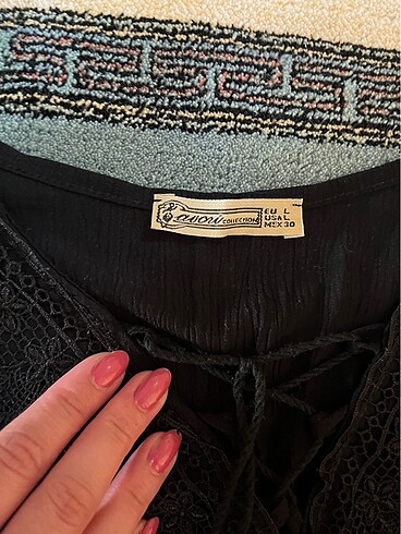 Zara Şık dantelli bluz