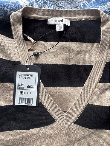 Mavi jeans V yaka kazak