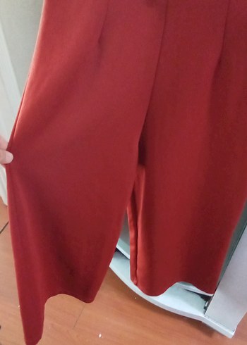 Koyu Kırmızı V Yakalı Uzun Kollu Tulum - Görsel 3