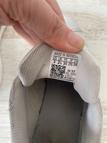 35 Beden beyaz Renk Orijinal Adidas 35 no rahat kullanışlı