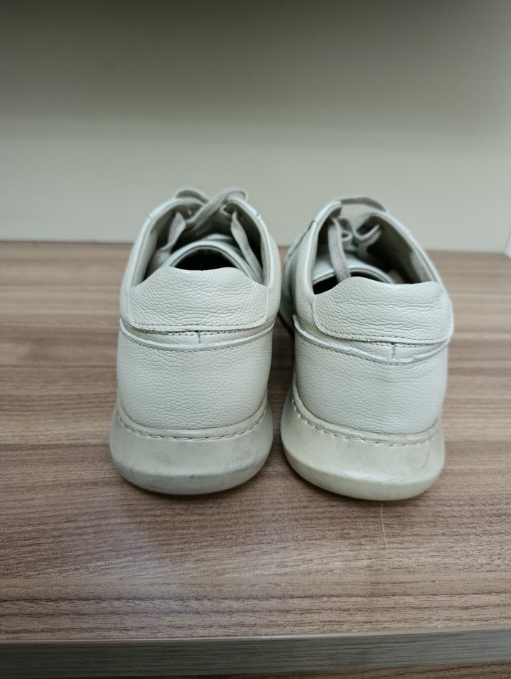 Beyaz Minimalist Spor Ayakkabı - Görsel 4