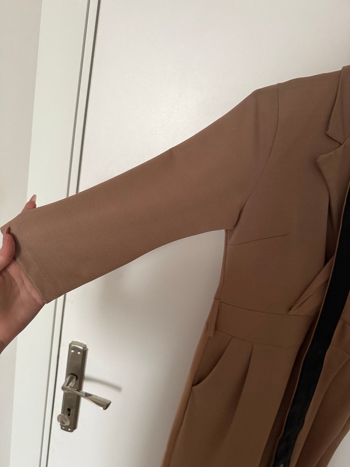 Uzun Bej Kadın Tulum, Kemerli, Ofis Stili - Görsel 4