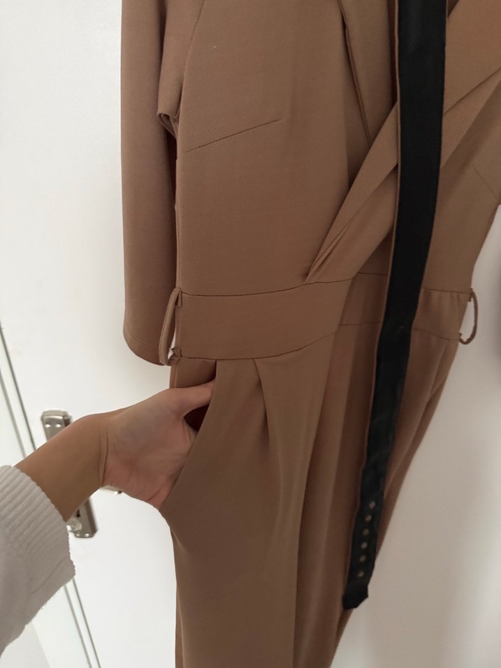 Uzun Bej Kadın Tulum, Kemerli, Ofis Stili - Görsel 3