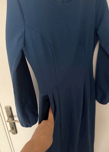 Uzun Kollu Lacivert Saten Elbise - Görsel 2