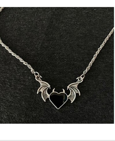 Black heart kolye
