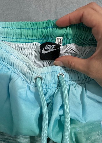 Nike Renkli Tie-Dye Desenli Deniz Şortu - Görsel 3