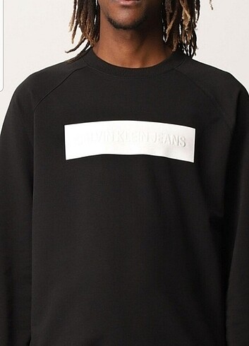 m Beden Calvin klein sweatshirt. 