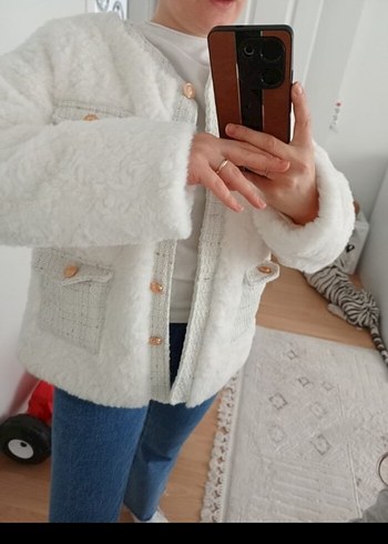 Beyaz Peluş Detaylı Midi Kadın Kışlık Ceket