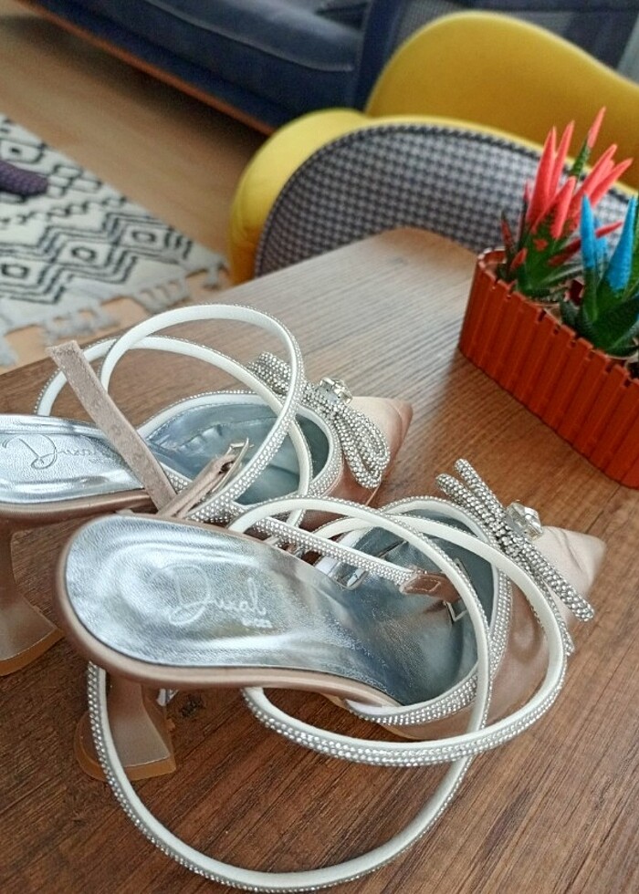 Taşlı bağçıklı stiletto - Görsel 3