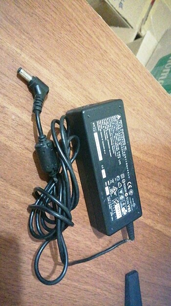19v 3.95a adaptör açıklamayı okuyalım