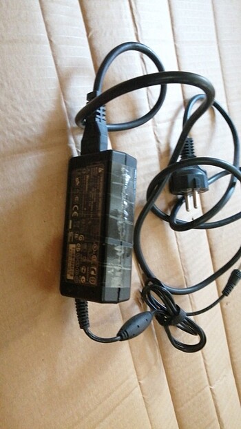 18.5v 3.5a adaptör