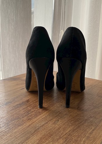 Siyah Süet Stiletto Topuklu Kadın Ayakkabı - Görsel 3