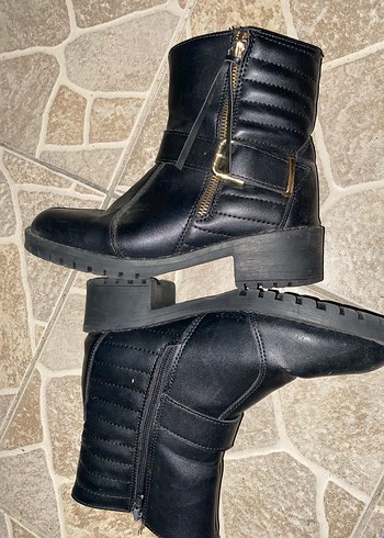 Siyah Deri Tokalı Biker Kadın Botları - Görsel 2