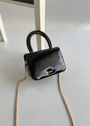 MIA Zincir Detaylı Parlak Siyah Kadın Çanta - Görsel 2