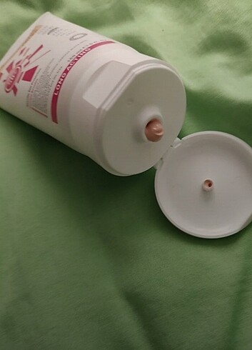 SolanteSolante Güneş Losyonu Acnes Akne Önleyici Spf 50+