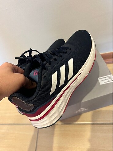 36,5 Beden Adidas spor ayakkabı