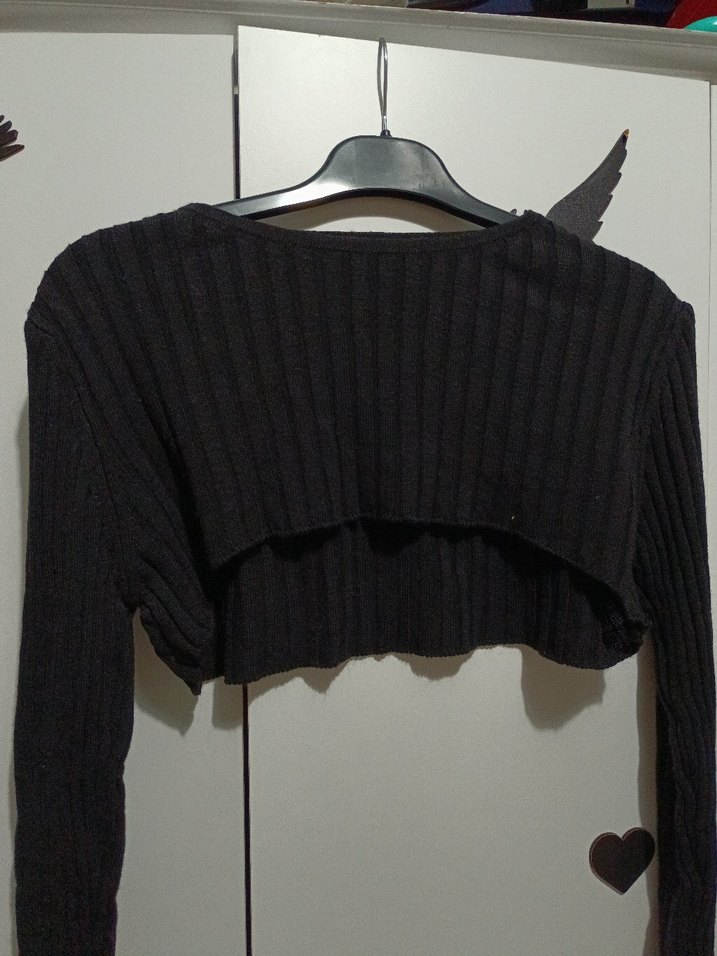 M/L beden siyah renk,uzun kollu,likralı,crop bluz - Görsel 2