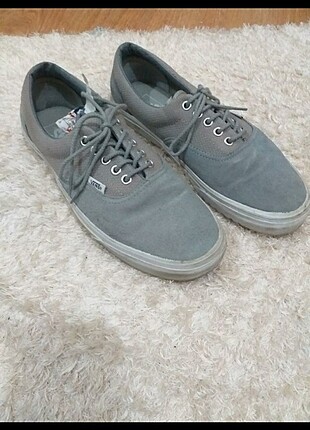 Vans marka ayakkabı. 