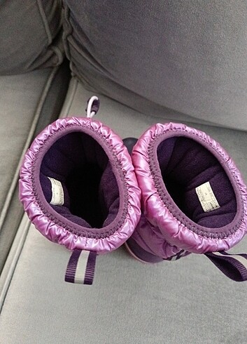 25 Beden Crocs c9 mor kar botu