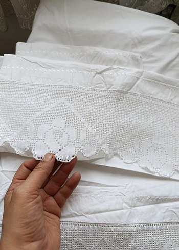 İşlemeli Beyaz Yatak Örtüsü ve Nevresim - Görsel 2