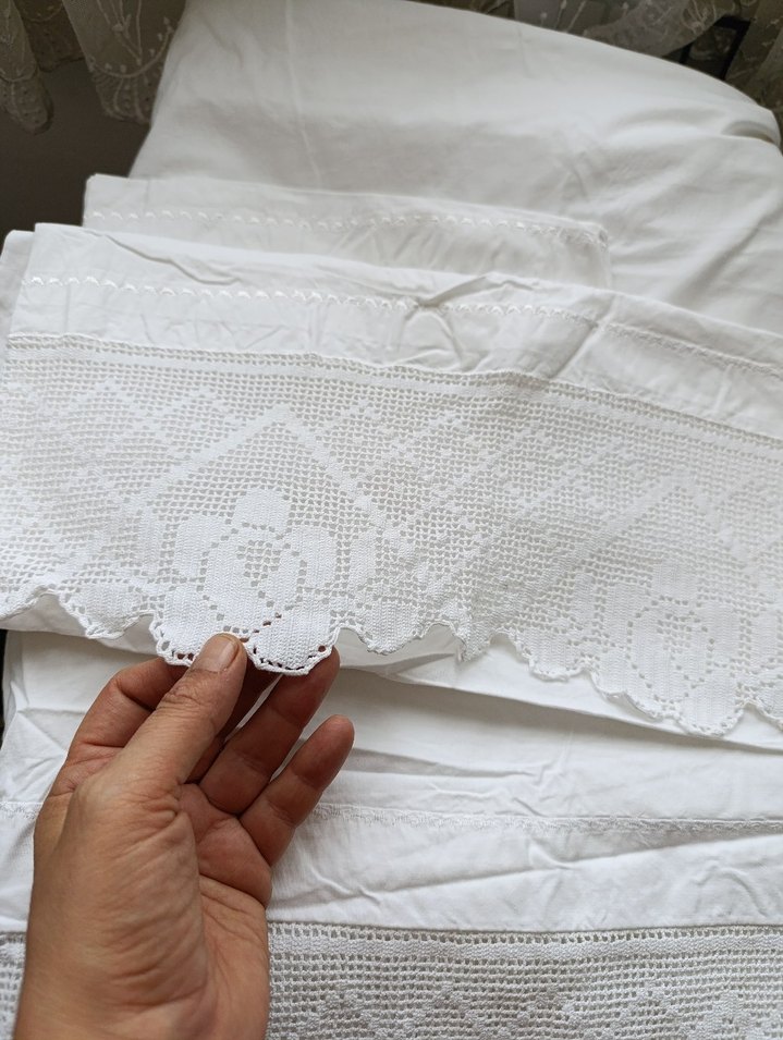 İşlemeli Beyaz Yatak Örtüsü ve Nevresim - Görsel 2