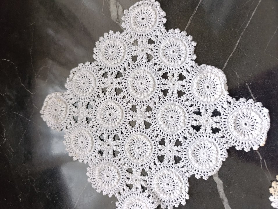 El Yapımı Beyaz Bohem Dantel Örtü - Görsel 4