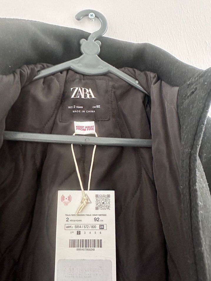 Zara siyah Düğmeli Kışlık Kaban - Görsel 3