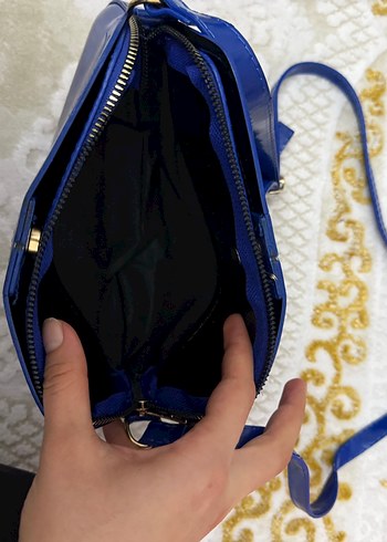 Parlak Mavi Yılan Derisi Desenli Fermuarlı Çanta - Görsel 6