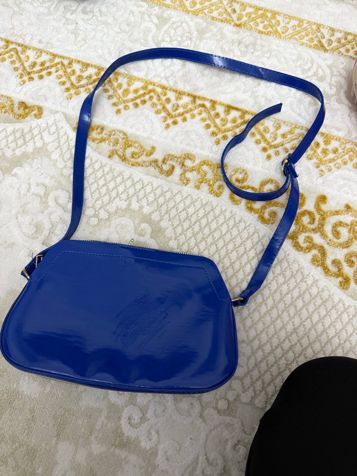 Parlak Mavi Yılan Derisi Desenli Fermuarlı Çanta - Görsel 4