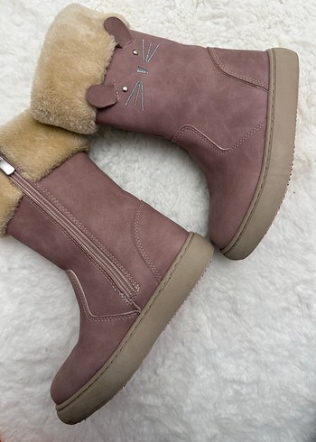 Kız Çocukları İçin Kürklü Nakışlı Süet Bot - Görsel 3