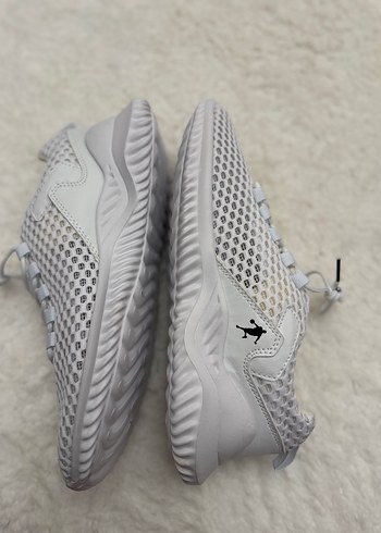 New Balance universal