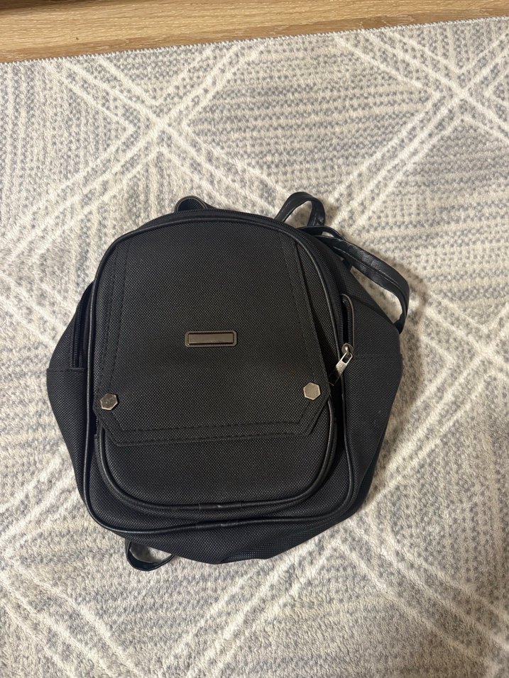 Kadın Siyah Deri Sırt Çantası - Görsel 5