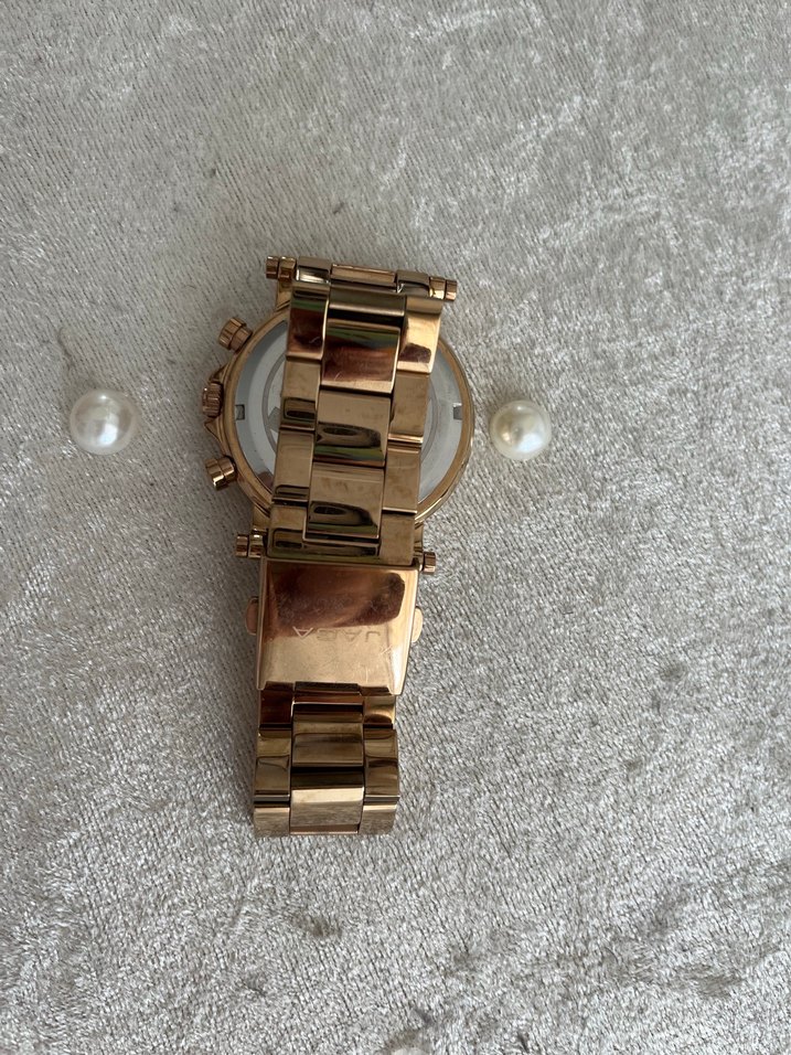 Parlak Altın Tokalı Kadın Saati - Görsel 2