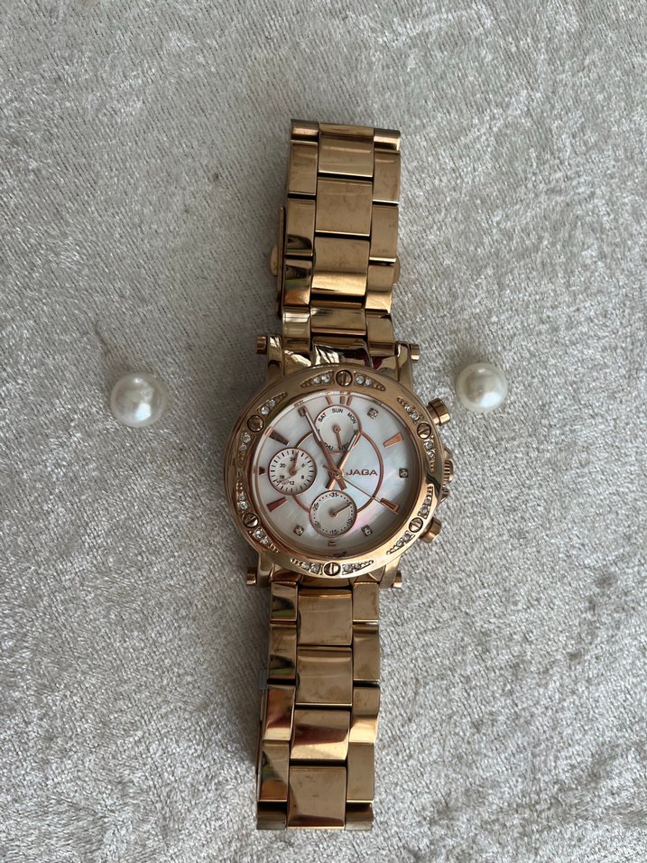 Parlak Altın Tokalı Kadın Saati - Görsel 3