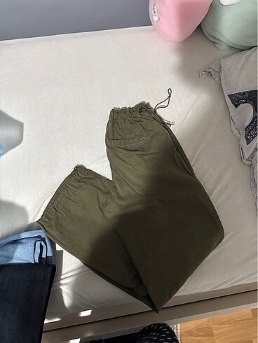 bershka paraşüt pantolon