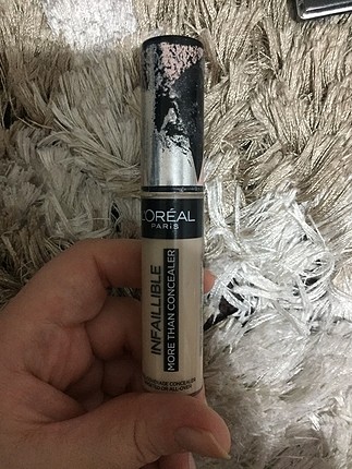 Loreal orjinalin tüm yüzede uygulanabilen göz altı kapatıcısı