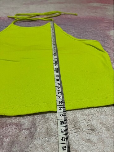 s Beden H&M boyundan bağlamalı crop