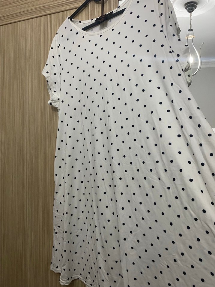 Puantiye Desenli Beyaz penye Elbise - Görsel 4