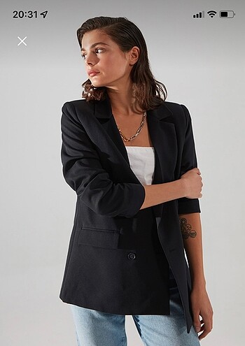 Düğme Detaylı Siyah Blazer