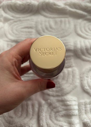 Victoria's Secret Velvet Petals Kadın Parfümü 250 ml - Görsel 2