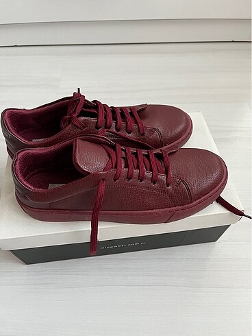 38 Beden Bordo Sneaker