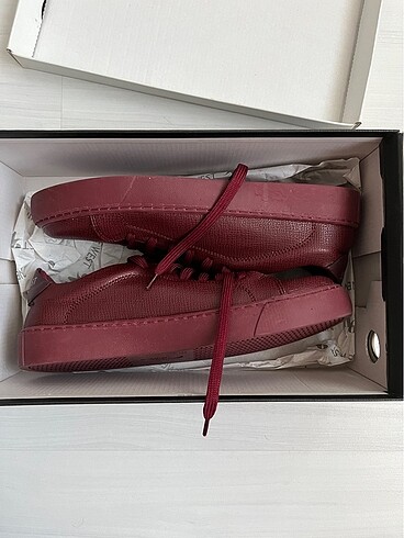 Nine West Bordo Sneaker