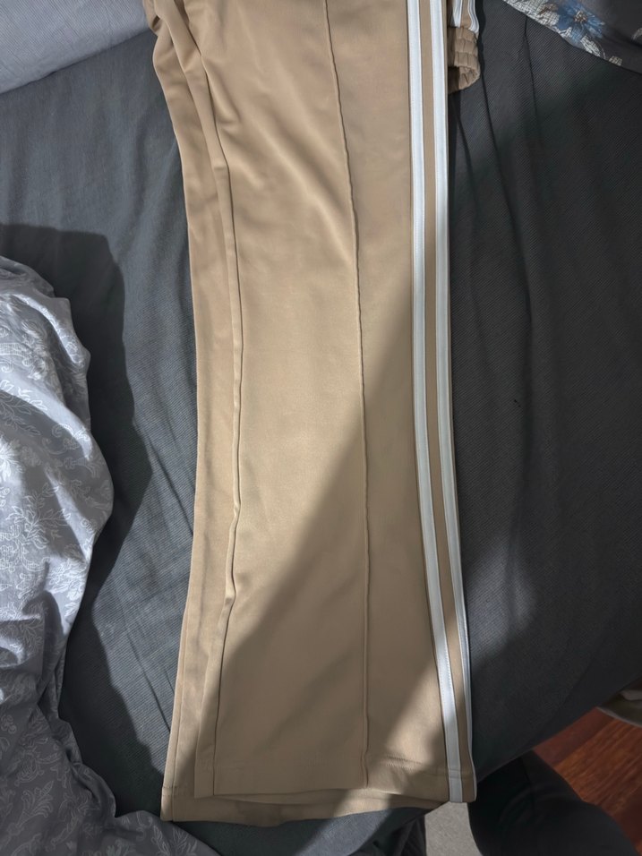 Bej Adidas eşofman - Görsel 3