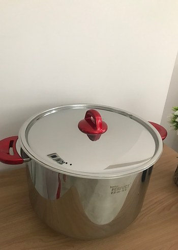 Kırmızı Saplı Paslanmaz Çelik Tencere 32 cm 304 kalite