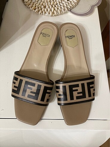 Fendi ORJİNAL FENDİ TERLİK